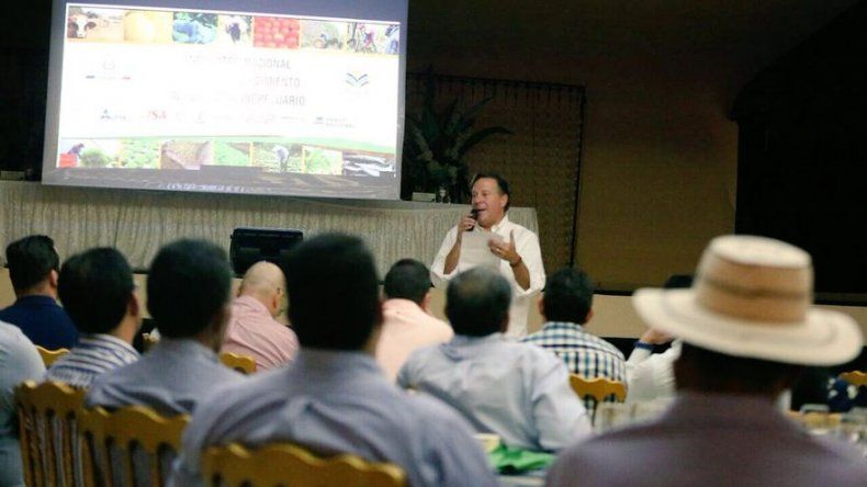 Varela se reúne con productores en Encuentro Nacional Agropecuario en Herrera