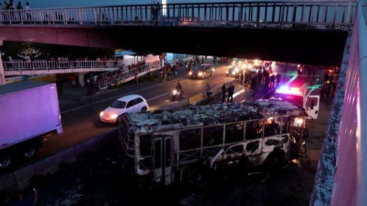 Operativo contra narcos desata el caos en dos estados de México