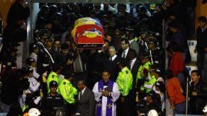 Multitud despide al ídolo ecuatoriano del fútbol Chucho Benítez