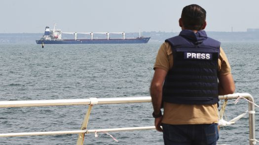 Dentro del acuerdo del 22 de julio, que incluía grano y fertilizantes rusos, se establecieron corredores seguros a través de las aguas minadas fuera de los puertos de Ucrania.