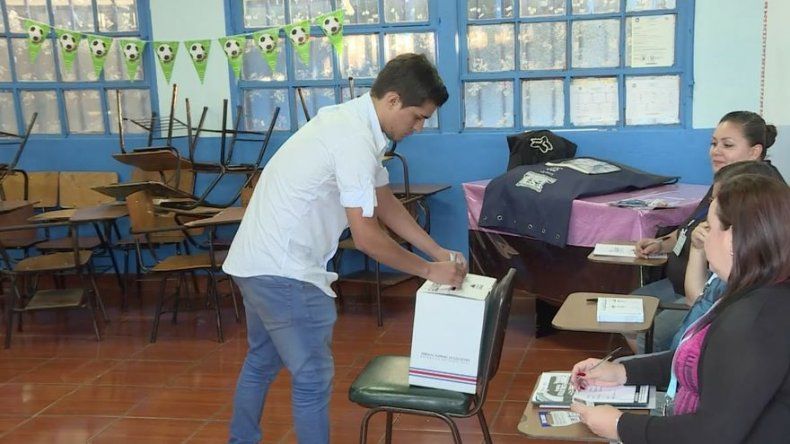 Costa Rica realiza segunda vuelta electoral para presidente