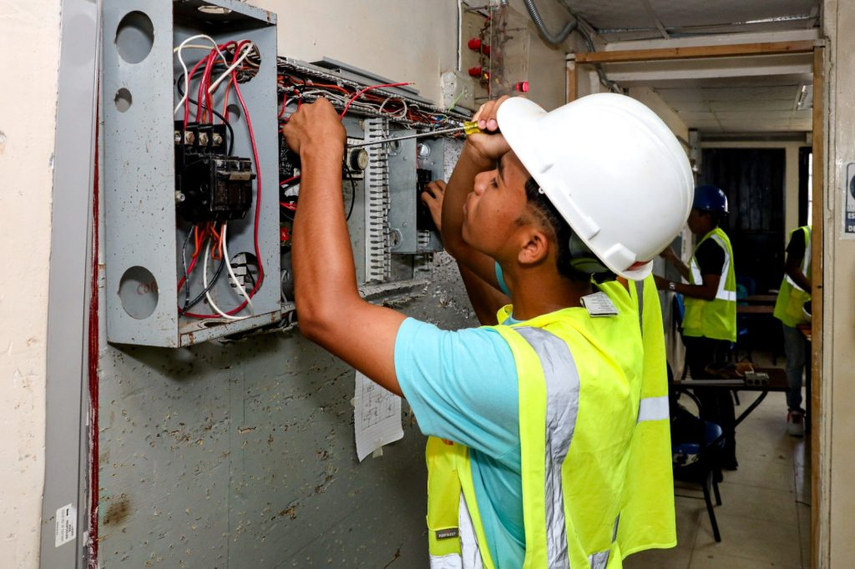 Las clases iniciarán el lunes 8 de abril y se extenderán hasta junio de 2024 en más de 27 áreas de formación. Las clases iniciarán el lunes 8 de abril y se extenderán hasta junio de 2024 en más de 27 áreas de formación.