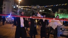 Además de los tres fallecidos, otras cuatro personas resultaron heridas, una de ellas con pronóstico crítico.