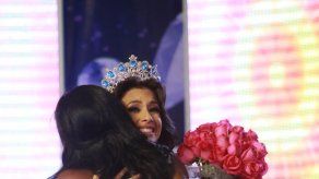 Premios especiales y Miss Panamá Mundo 2015