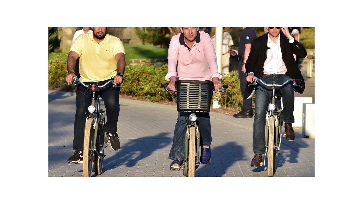 Fiscalía investiga a guardaespaldas de Macron por golpear a manifestante