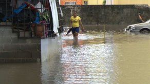 Inundaciones en diversos puntos de la ciudad por fuertes lluvias