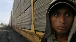 México: rescatan a 81 migrantes secuestrados en frontera con EEUU