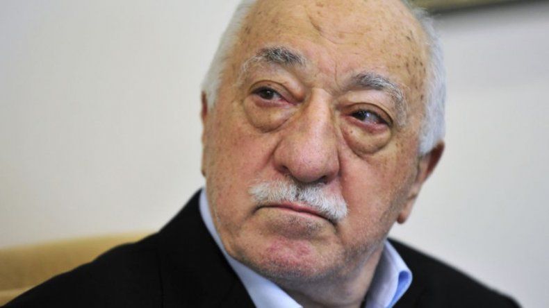Fiscales acusan a 2 involucrados en cabildeo turco de Flynn