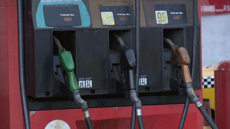 Considerable aumento en precios de combustibles a partir del viernes por huracán Harvey