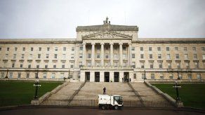 Irlanda del Norte iguala récord de 589 días sin gobierno