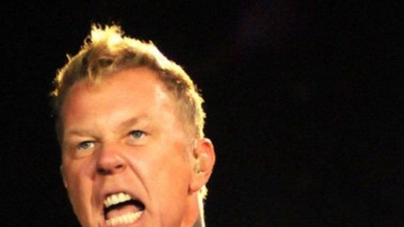 Cantante del grupo Metallica apedreó a fotógrafos en Uruguay