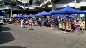 Inicia el cierre de comercios en la Plaza del Cruce de San Miguelito