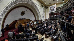 Cierran edificio administrativo de Parlamento venezolano por alarma de bomba