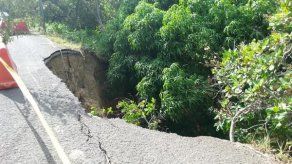 Colapsó parte de la carretera que conduce al IPTCH en Chilibre