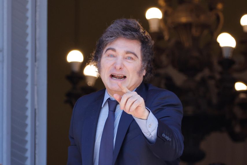 Argentina habilitará a universidades y hospitales a cobrar aranceles a no residentes.