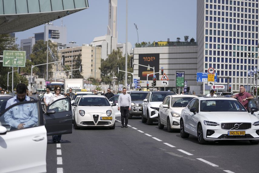 Israel se esfuerza por recordar a las víctimas y convertir en héroes a quienes sobrevivieron.