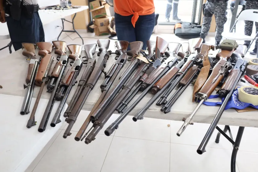 Cambio de armas por vale en Panamá Oeste