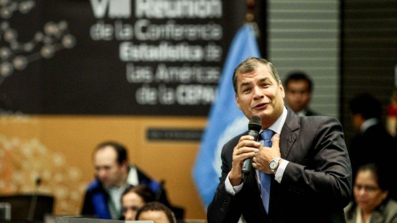Presidente Correa cesa a alto mando en Ecuador