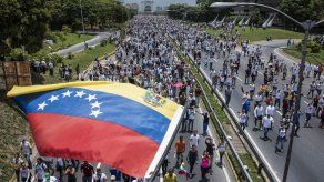 Policía disuelve marcha opositora venezolana y se reporta un herido en otra