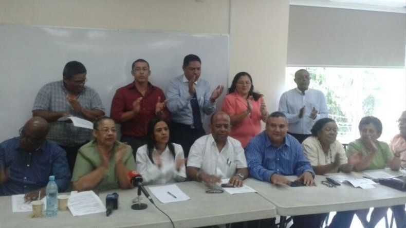 Docentes aceptan aumento de B/300 sin condiciones, marcharán este viernes