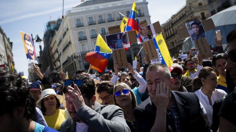 Políticos españoles apoyan a oposición venezolana en concentración de Madrid