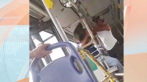 Video captó pelea entre dos sujetos dentro de un Metro Bus