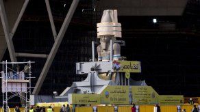 Egipto reubica coloso de Ramsés II en entrada de nuevo museo