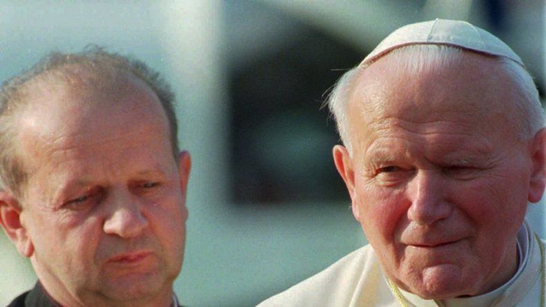 Asistente papal desobedece orden de Juan Pablo II