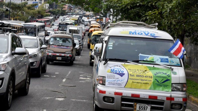 Costa Rica adopta una ley de transporte eléctrico para frenar sus emisiones