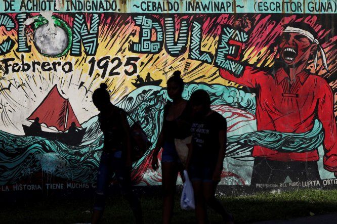 Artistas plasman en murales la historia étnica de Panamá