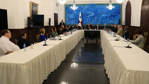 Presidente José Raúl Mulino se reúne con la bancada de RM en el Palacio de Las Garzas. Presidente José Raúl Mulino se reúne con la bancada de RM en el Palacio de Las Garzas.