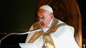El Papa Francisco tuvo una crisis respiratoria asmática y su pronóstico sigue siendo reservado