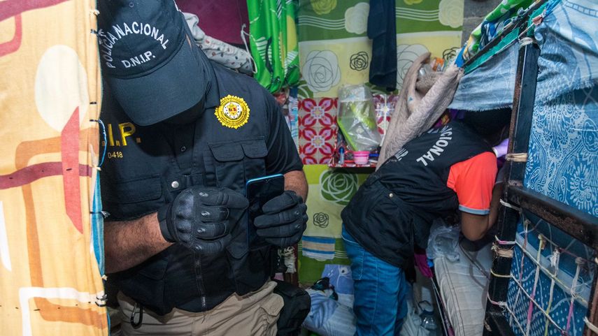 Diligencias de allanamientos en centros penitenciarios de varias provincias.