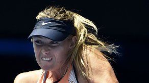 Patrocinador de raqueta respalda a Sharapova