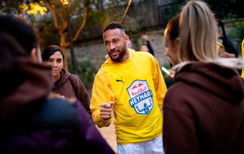 Red Bull Neymar Jrs Five: Neymar sorprende a ganadores en París