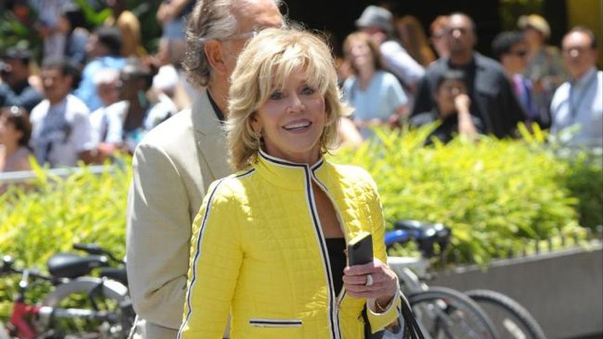 Jane Fonda: La sociedad obliga a las adolescentes a ser sexis y vírgenes