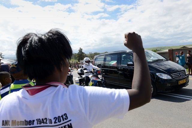 Mandela llega al paraíso de su infancia para recibir sepultura