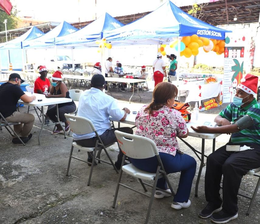 Alcaldía de Panamá comparte Navidad con personas en situación de calle.