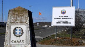 Macedonia del Norte coloca primer cartel con nuevo nombre en frontera griega