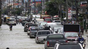Inundaciones matan a 14 en sur de Tailandia