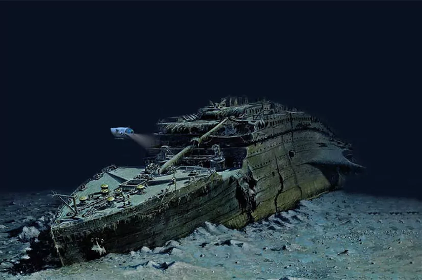 En la foto, mini submarino a la izquierda de los restos del Titanic En la foto, mini submarino a la izquierda de los restos del Titanic