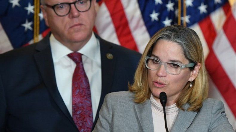 Alcaldesa acusa a Trump de matar a los puertorriqueños con su negligencia