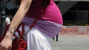 Maduro instalará fábricas de preservativos para evitar embarazo precoz