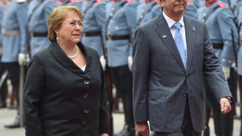 Bachelet y Abe analizan profundización de relaciones Chile-Japón