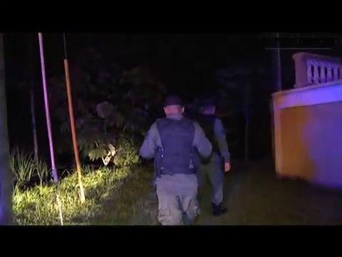 Guardaespaldas frustran robo a casa de diputado González