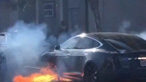 Tesla sufre nuevo golpe mediático tras incendio de uno de sus autos