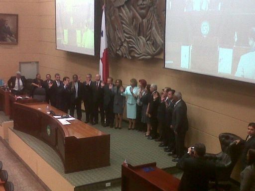 Juramentan a nuevos presidentes de las Comisiones en la Asamblea