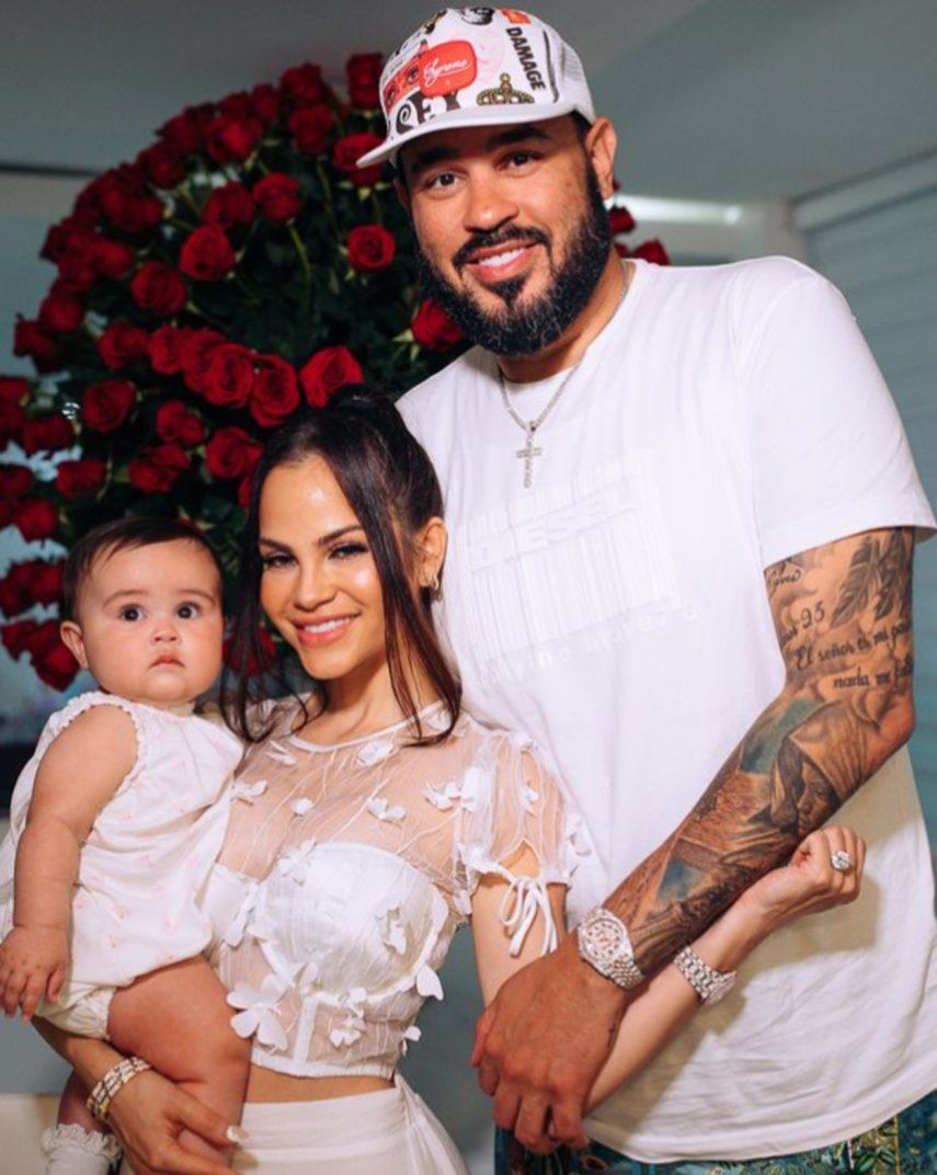 Natti Natasha muestra la foto del reencuentro con Raphy Pina