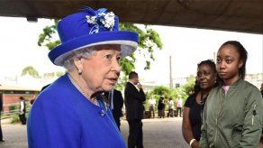 Geri Horner alaba a Isabel II por sus coloridos estilismos