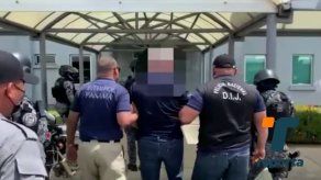 Policía desalojó parking con más de 100 personas en San Francisco Policía desalojó parking con más de 100 personas en San Francisco